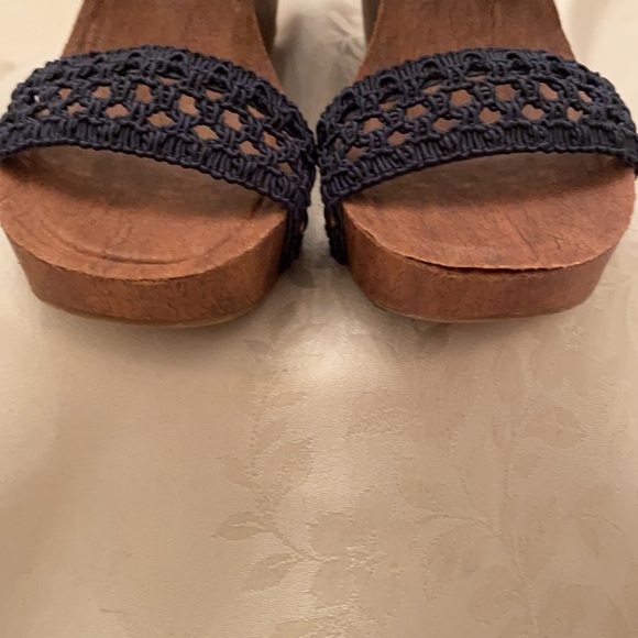 🎉3 for $30.🎉 C est 1946 Macrame wedge sandals (OLCC) - Picture 7 of 7